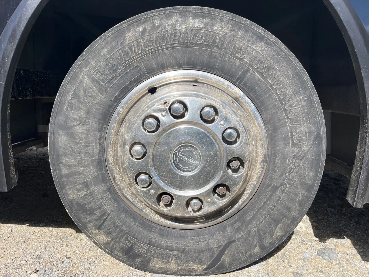 Irizar Scania Century K114IB - EUR3 - 250kW - 12m - front left tire measurements