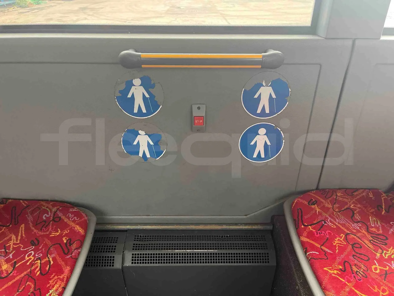 Mercedes-Benz Citaro - usb charging detail