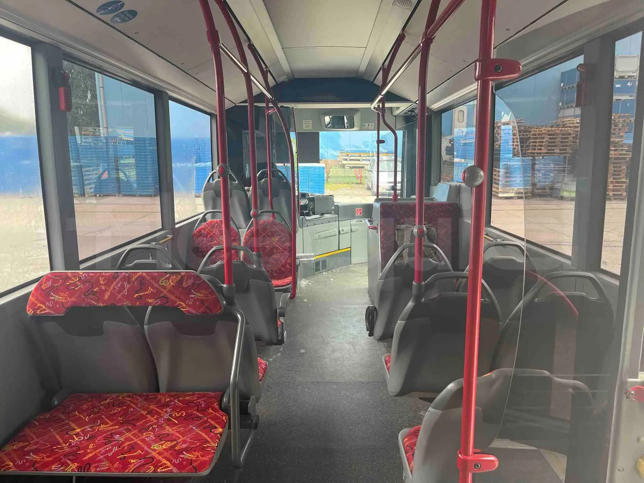Mercedes-Benz Citaro - forward view middle aisle