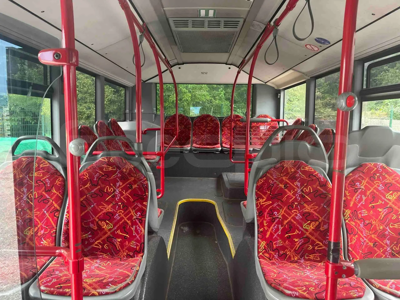 Mercedes-Benz Citaro - reverse view middle aisle