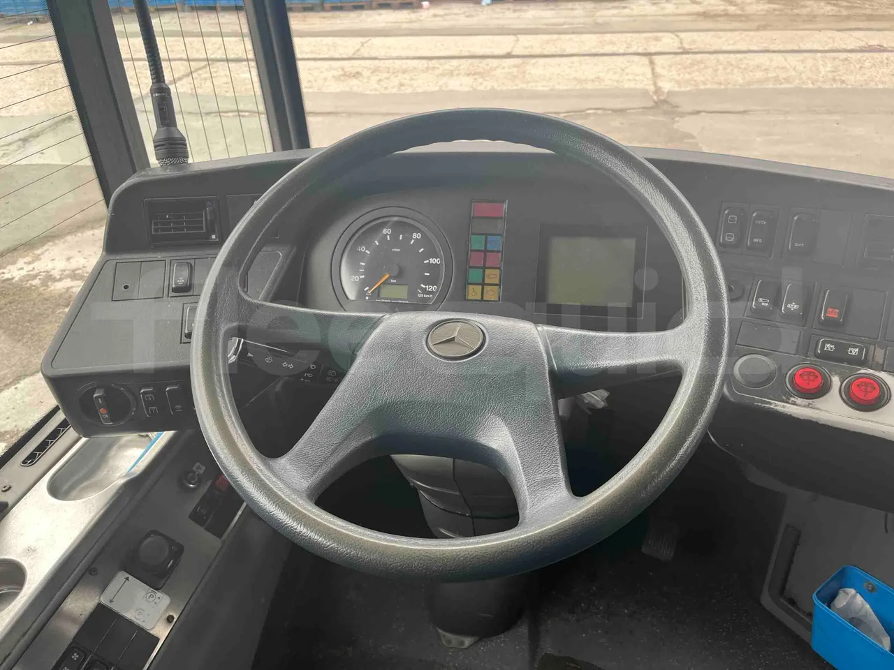 Mercedes-Benz Citaro - steering wheel photo