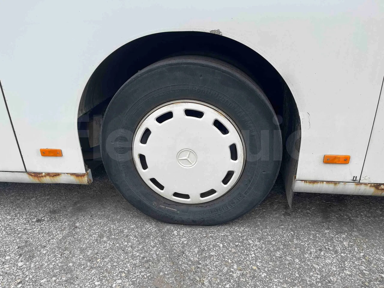 Mercedes-Benz Citaro - rear left tire photo