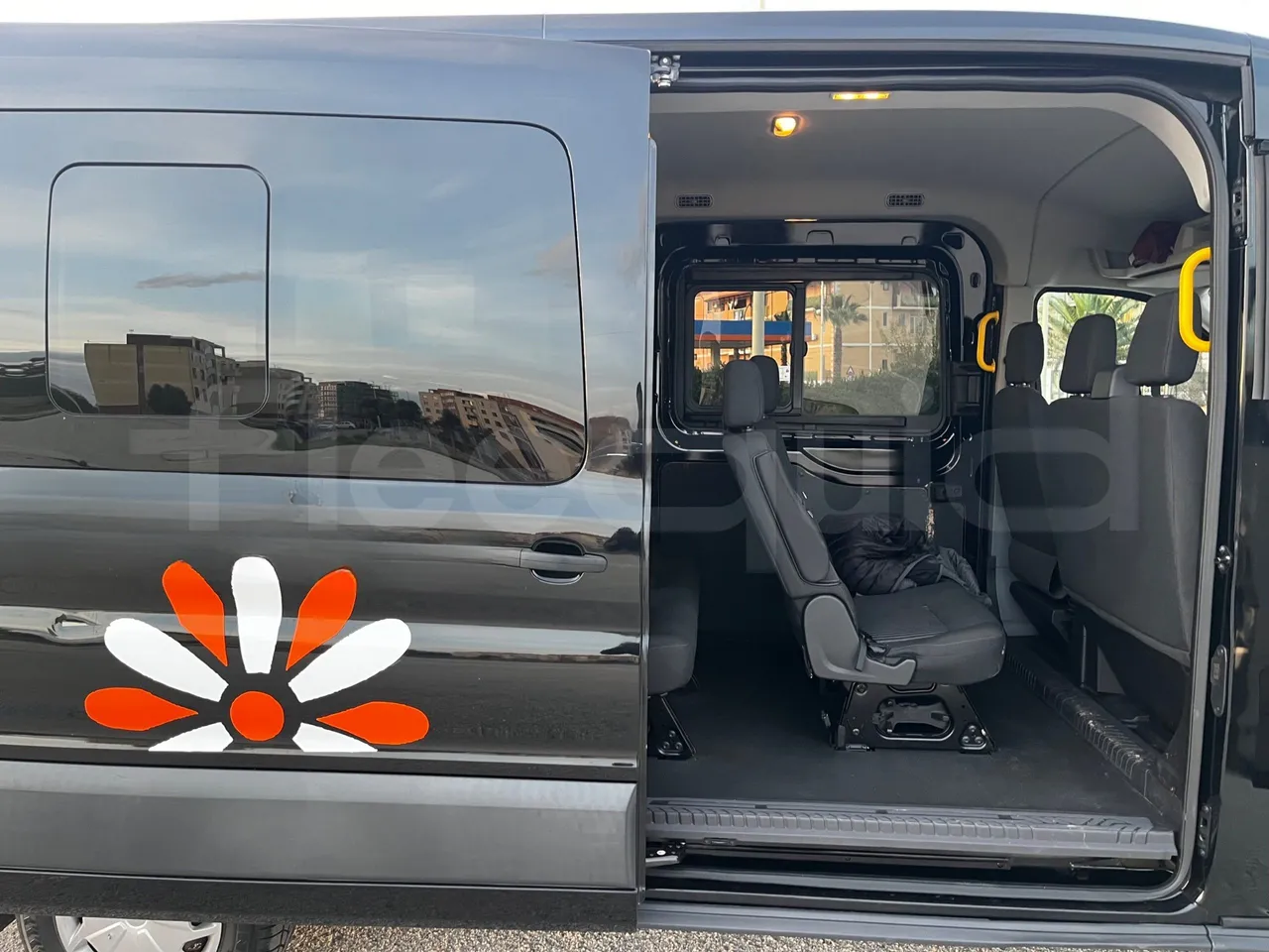 Ford Transit FAD - Euro6B - 125kW - 5.981mt - front door 2 open