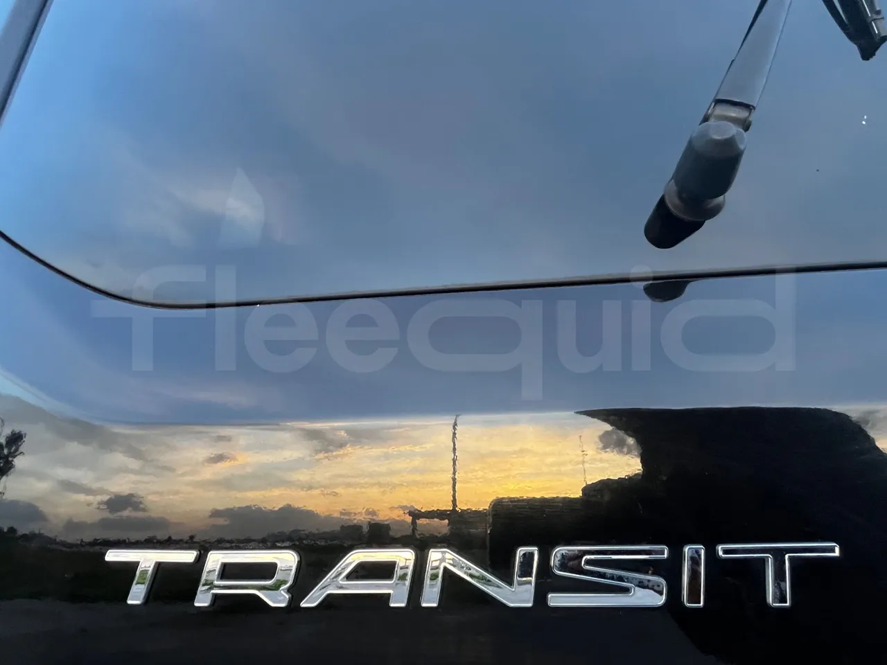 Ford Transit FAD - Euro6B - 125kW - 5.981mt - usb charging detail