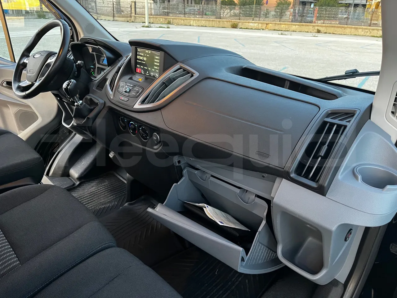 Ford Transit FAD - Euro6B - 125kW - 5.981mt - footrest detail photo