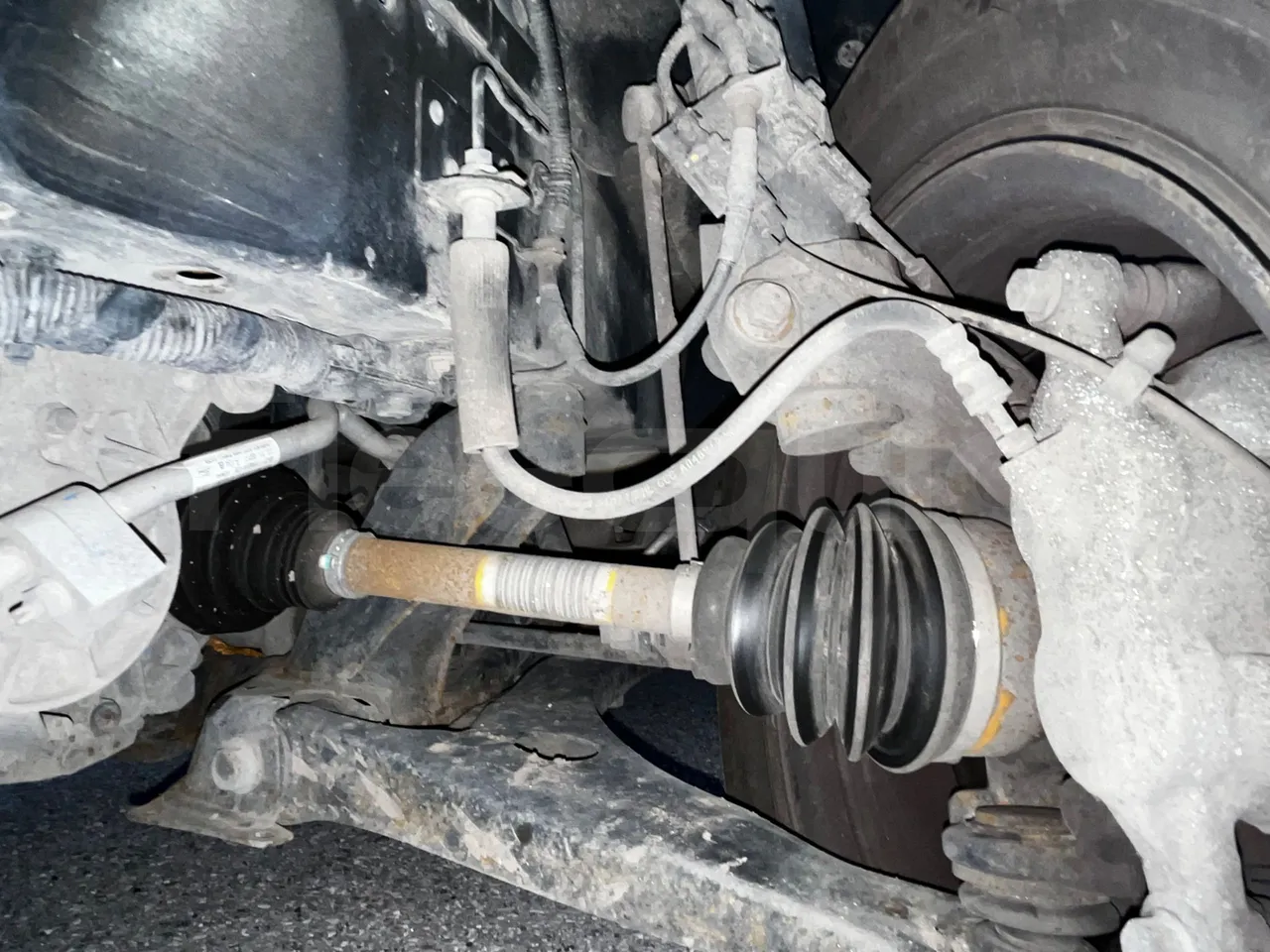 Ford Transit FAD - Euro6B - 125kW - 5.981mt - front shock absorbers left