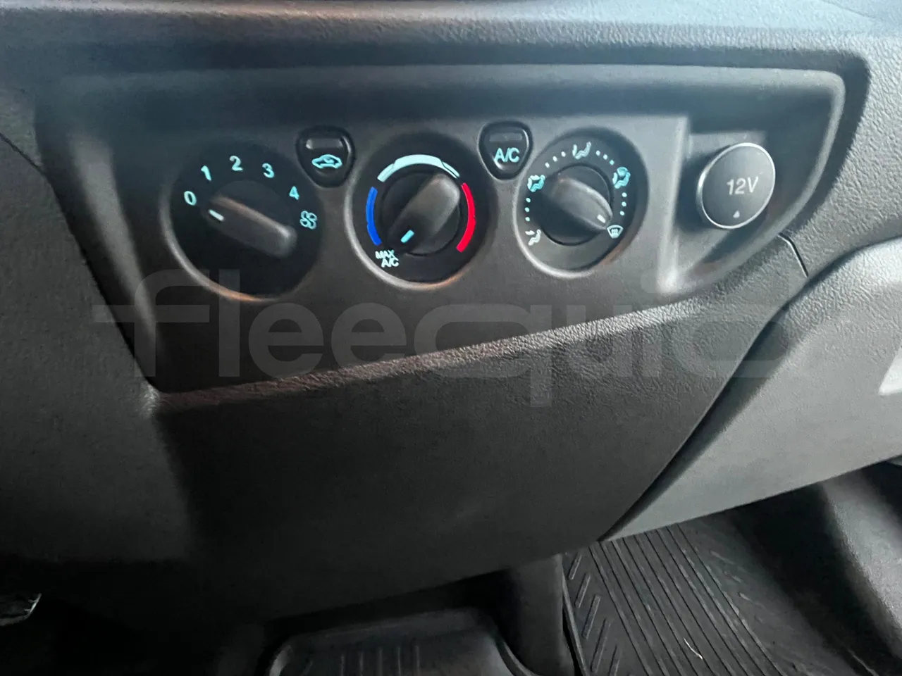 Ford Transit FAD - Euro6B - 125kW - 5.981mt - roof hatch 1