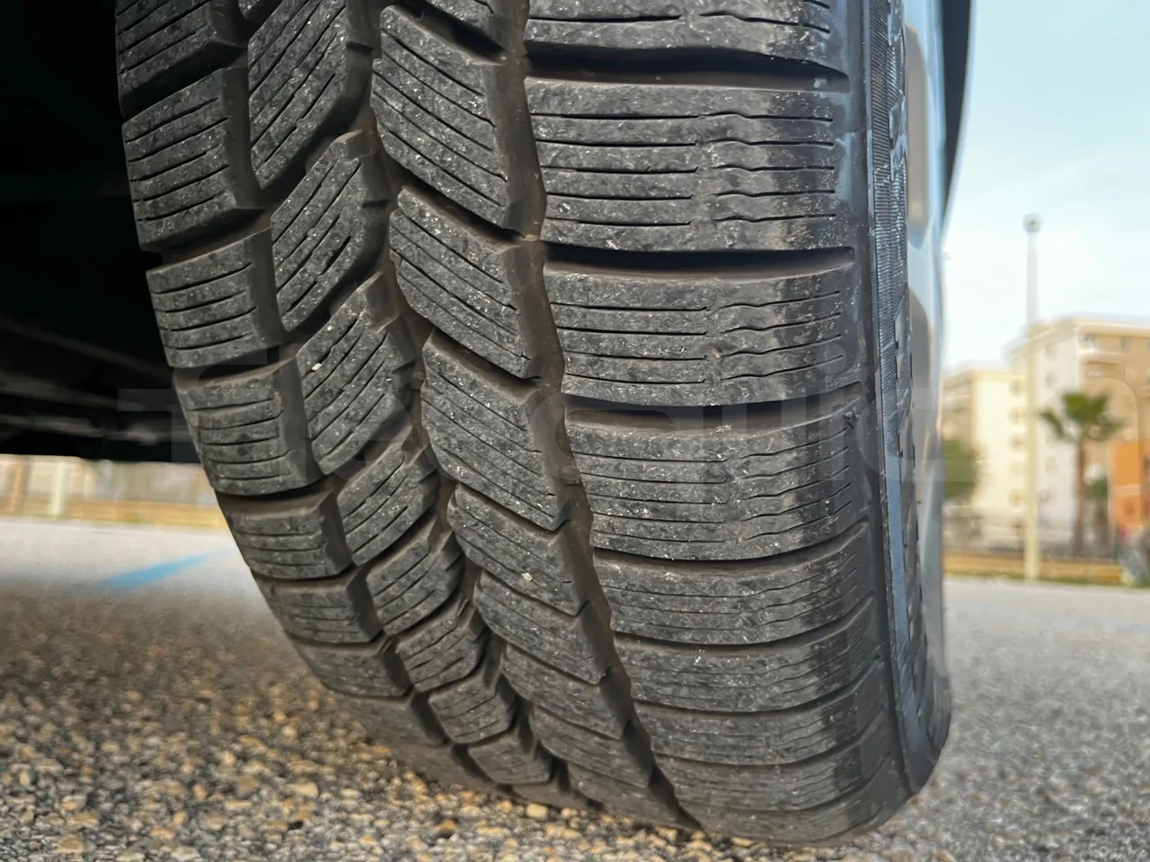 Ford Transit FAD - Euro6B - 125kW - 5.981mt - tread condition second axle tires right