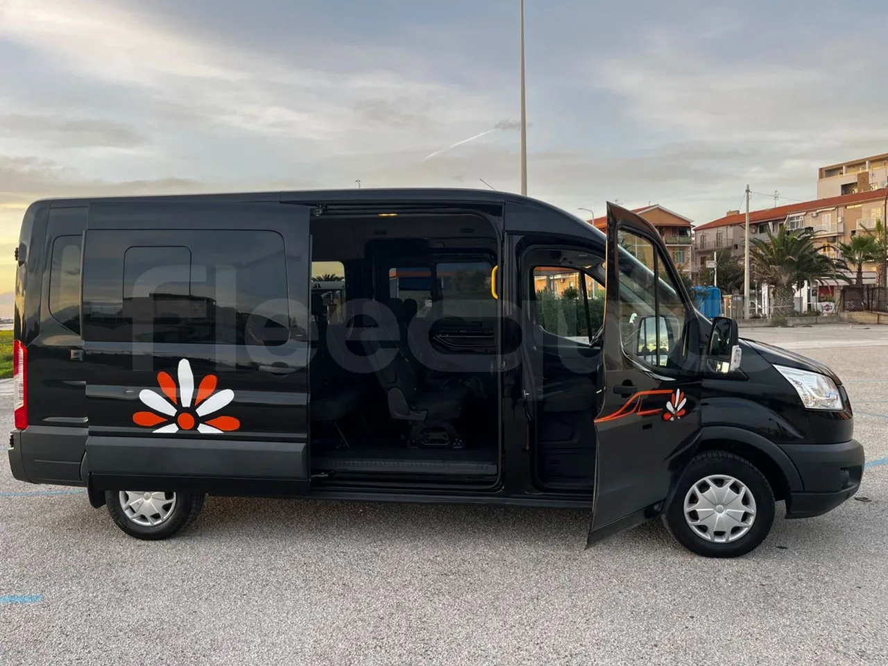 Ford Transit FAD - Euro6B - 125kW - 5.981mt - right side doors open