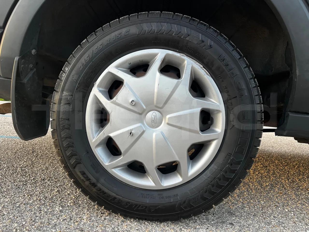 Ford Transit FAD - Euro6B - 125kW - 5.981mt - rear left tire photo