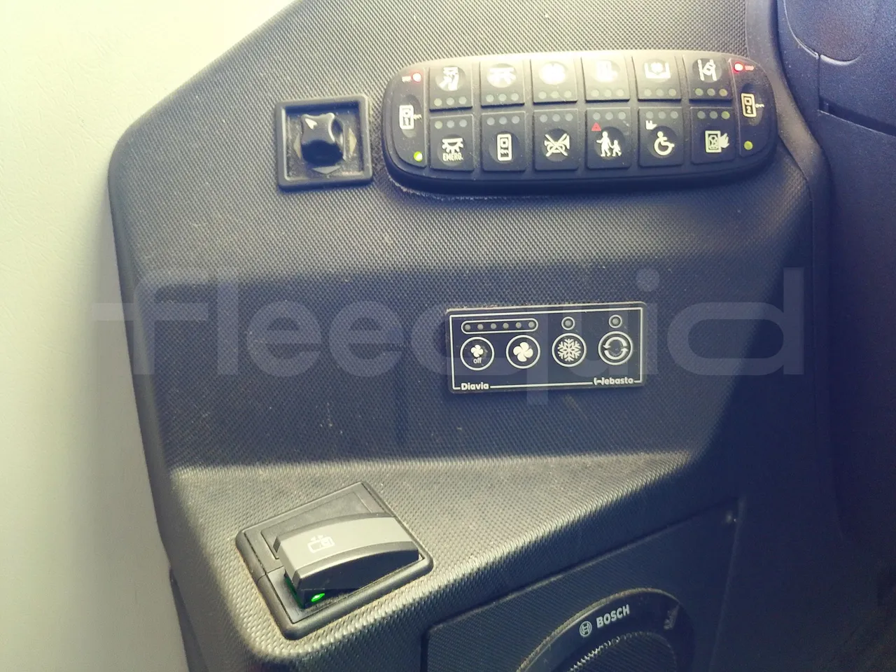 Iveco Indcar WGIVMY11 MOBI SCUOLABUS - EUR6 - 100Kw - 8,592m - hostes microphone accessories photo