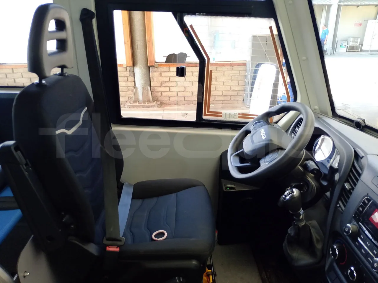 Iveco Indcar WGIVMY11 MOBI SCUOLABUS - EUR6 - 100Kw - 8,592m - driver's seat photo (mandatory for bus to scrap)