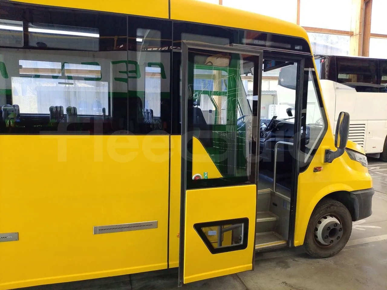 Iveco Indcar WGIVMY11 MOBI SCUOLABUS - EUR6 - 100Kw - 8,592m - platform open photo