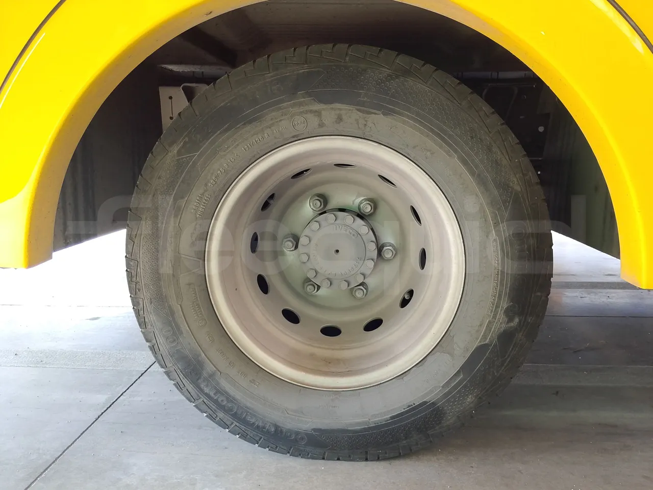 Iveco Indcar WGIVMY11 MOBI SCUOLABUS - EUR6 - 100Kw - 8,592m - rear left tire photo