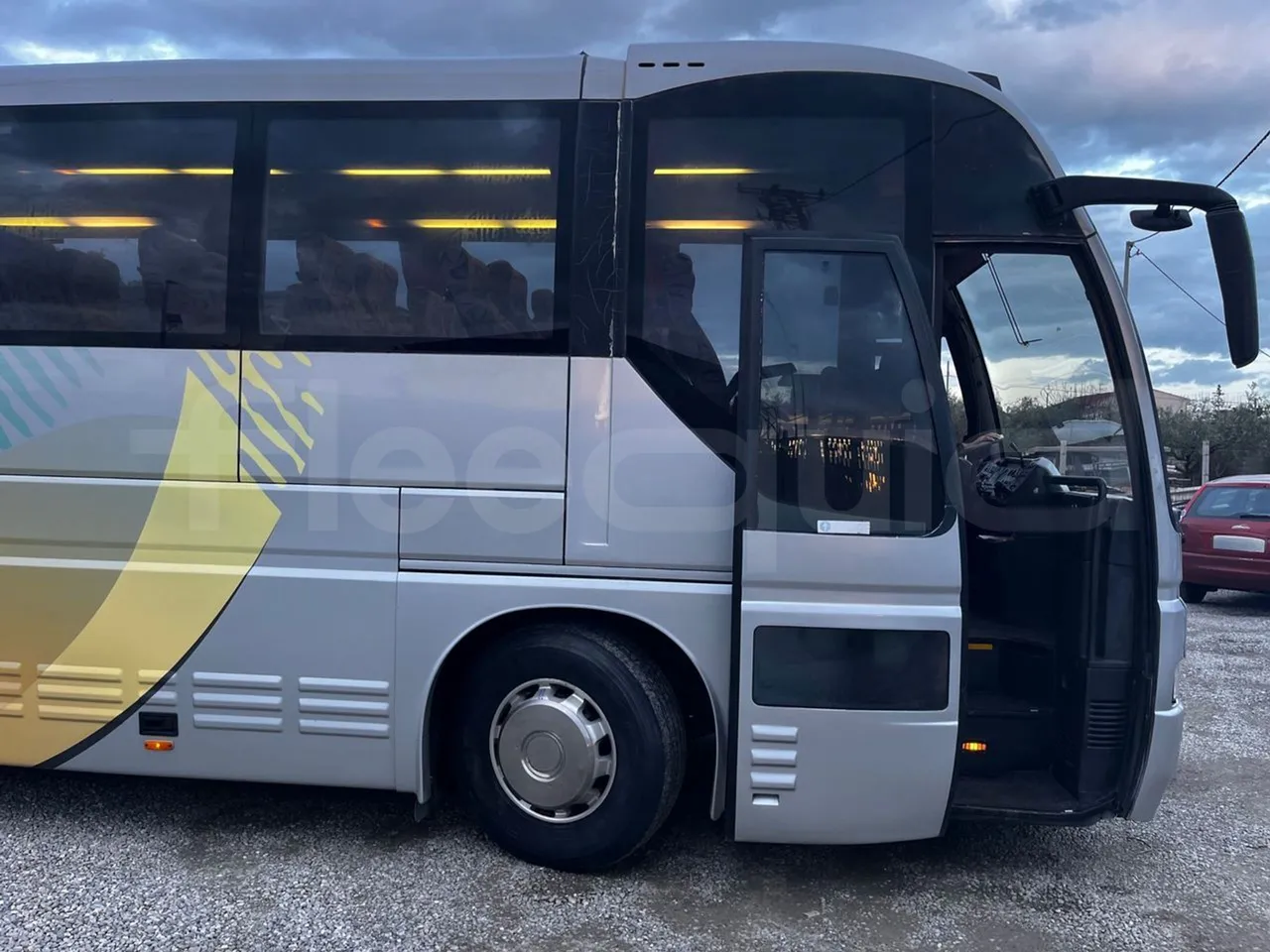 Iveco 380 12.38 - Euro2 - 276kW - 12mt - front door 1 open