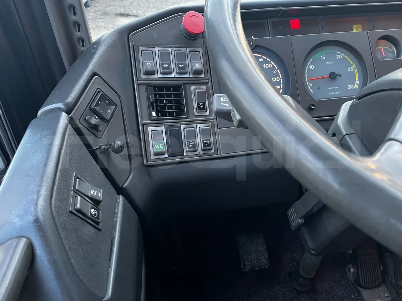 Iveco 380 12.38 - Euro2 - 276kW - 12mt - radio accessories photo