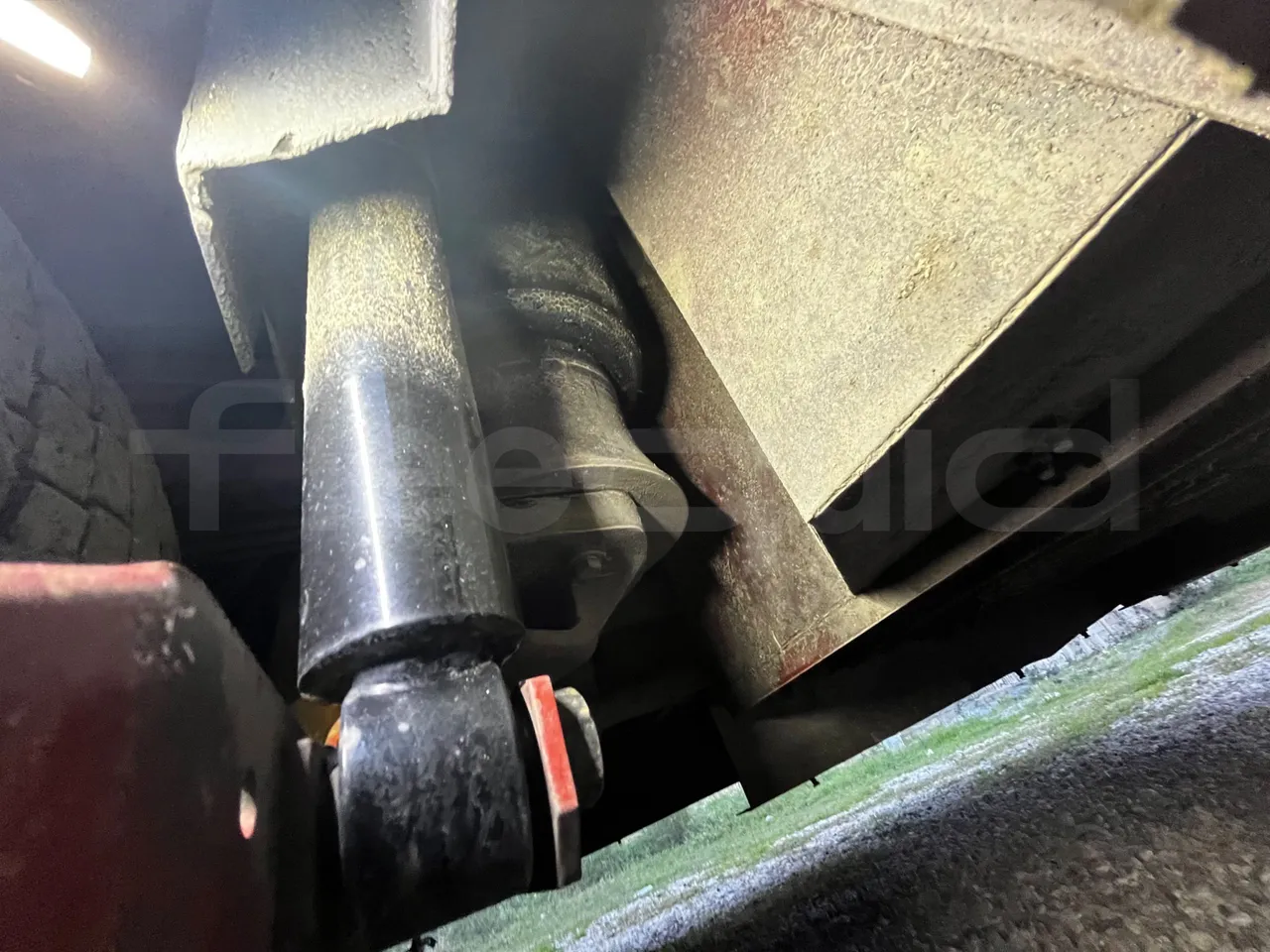 Iveco 380 12.38 - Euro2 - 276kW - 12mt - axel 2 air springs 1 left