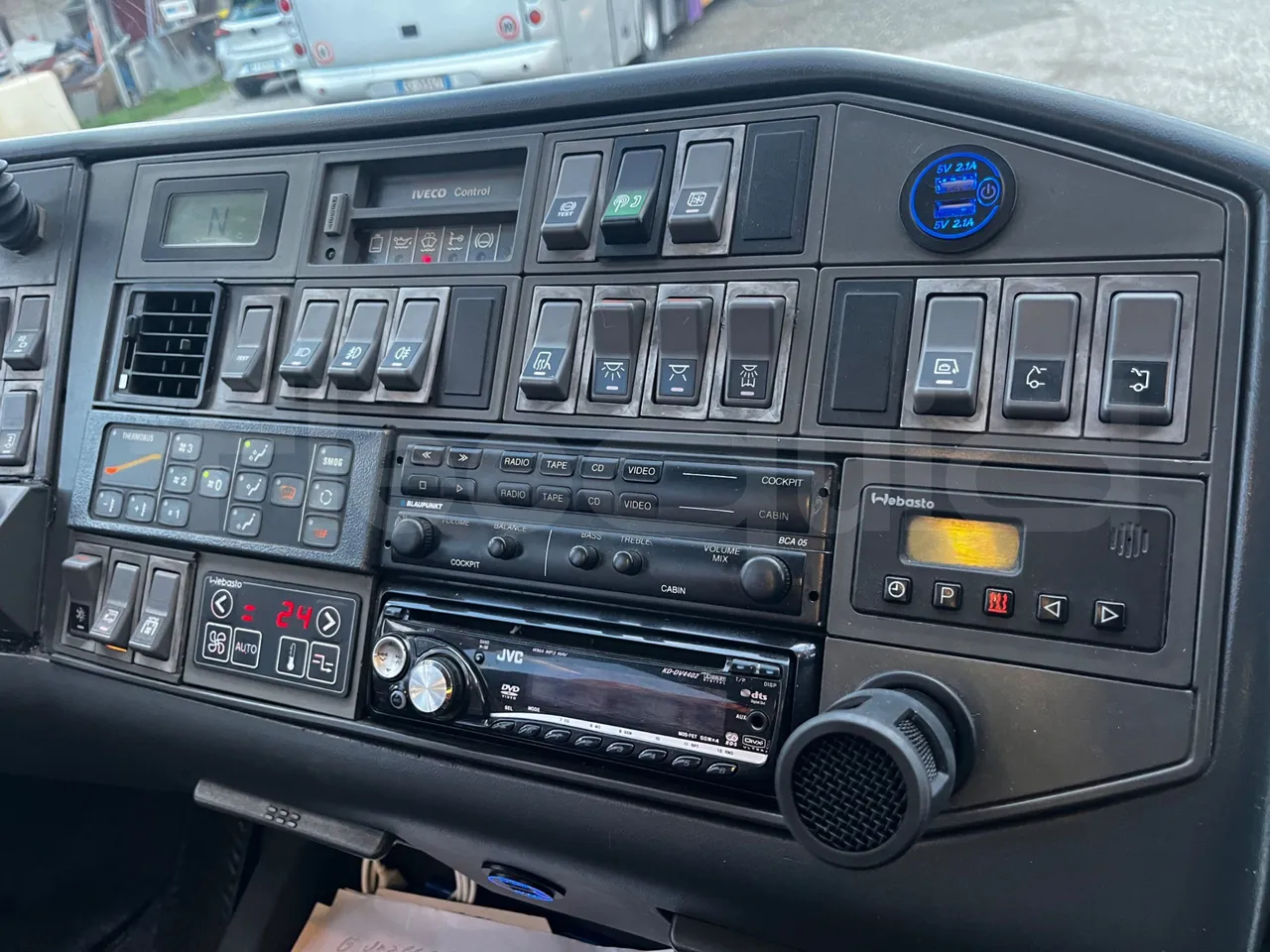 Iveco 380 12.38 - Euro2 - 276kW - 12mt - onboard devices 1