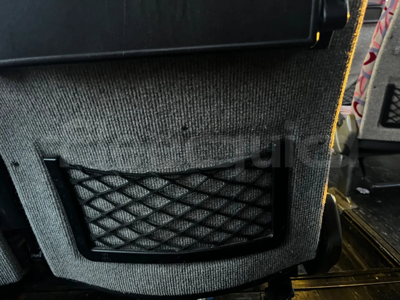 Iveco 380 12.38 - Euro2 - 276kW - 12mt - mesh detail photo