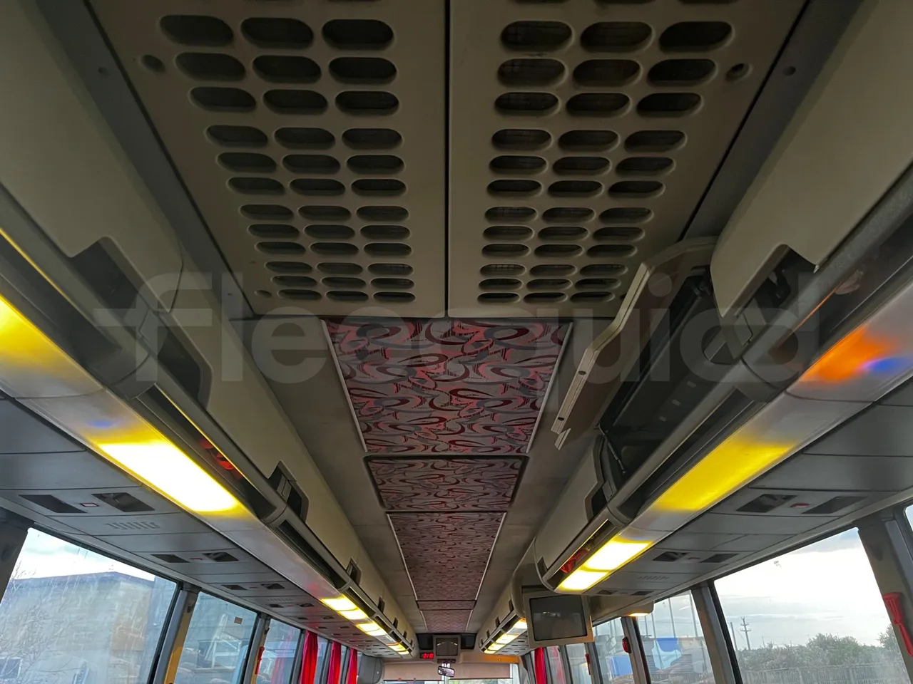 Iveco 380 12.38 - Euro2 - 276kW - 12mt - disabled area photo