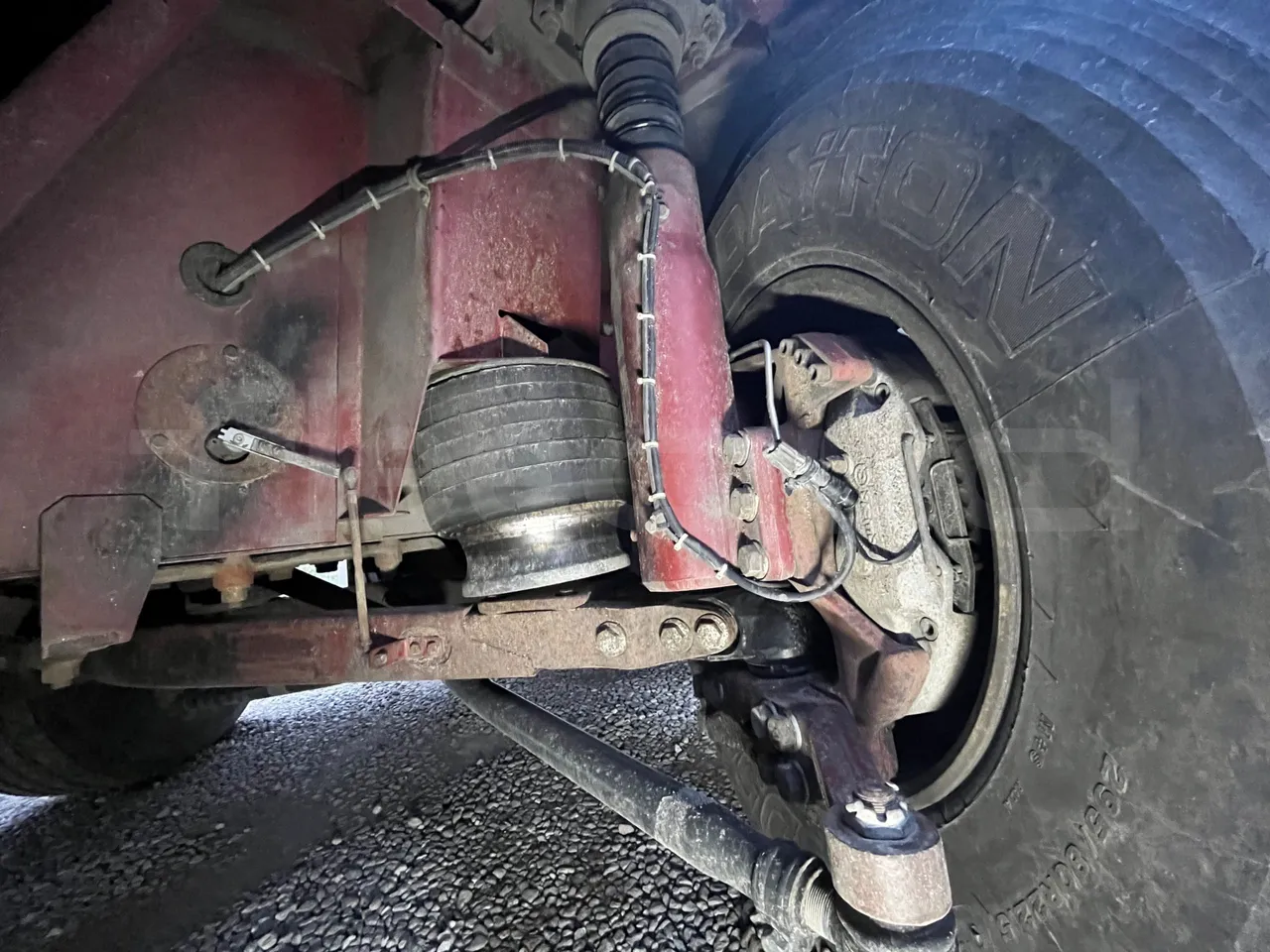 Iveco 380 12.38 - Euro2 - 276kW - 12mt - front air springs left