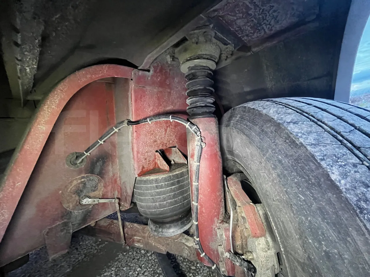 Iveco 380 12.38 - Euro2 - 276kW - 12mt - front air springs right