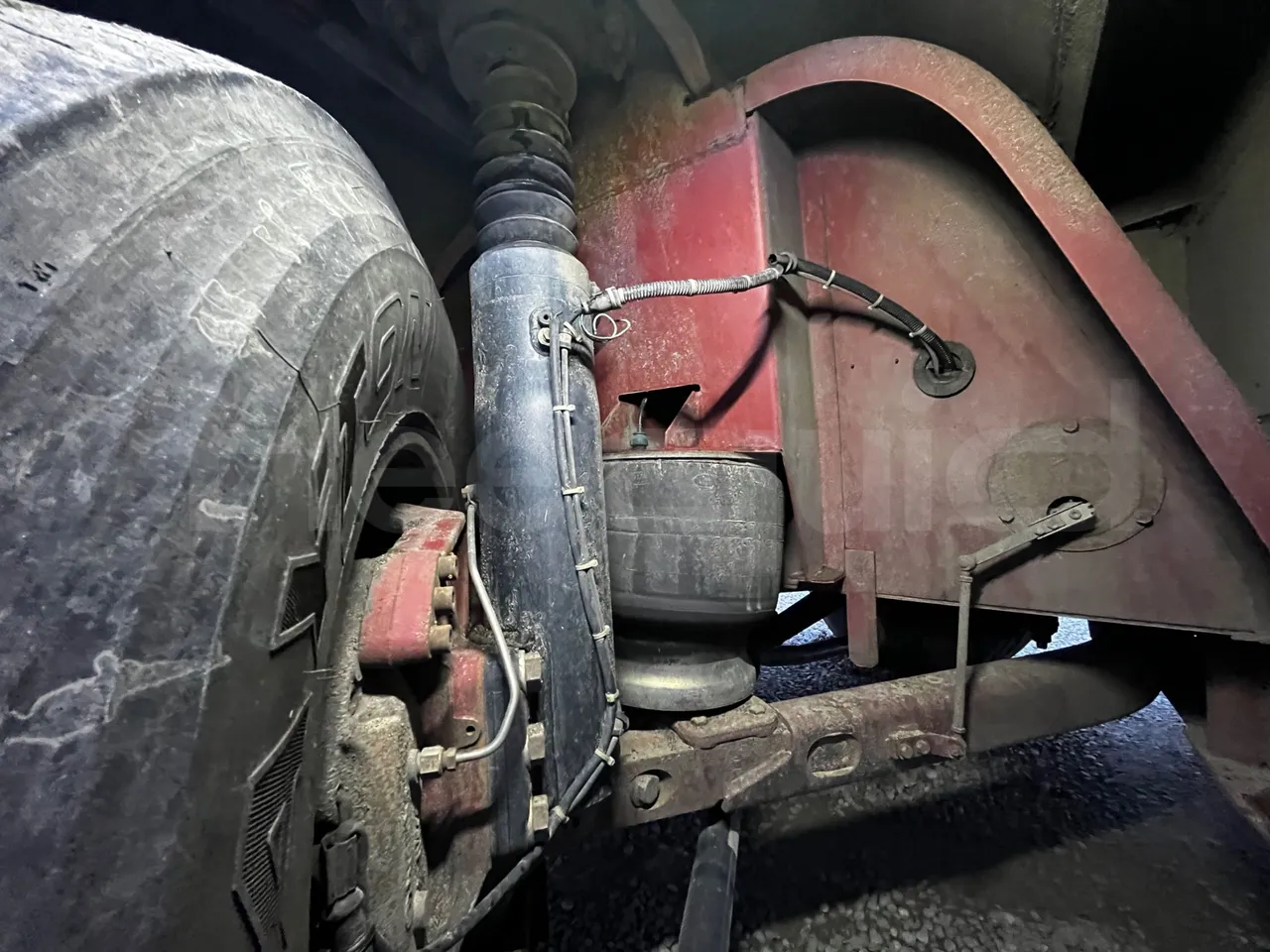 Iveco 380 12.38 - Euro2 - 276kW - 12mt - front shock absorbers right