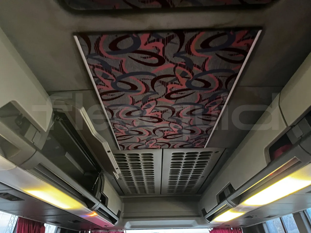 Iveco 380 12.38 - Euro2 - 276kW - 12mt - roof hatch 2