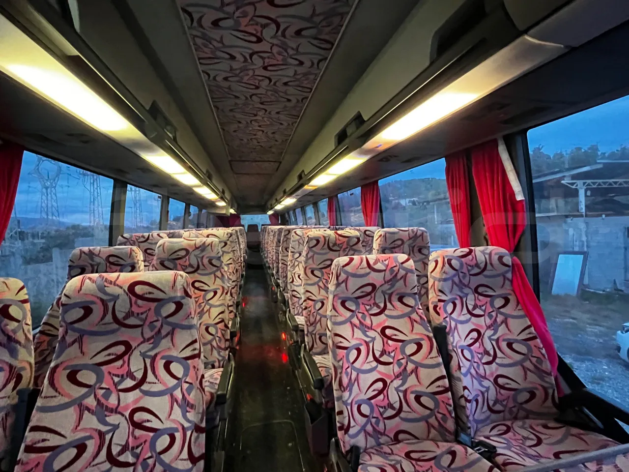 Iveco 380 12.38 - Euro2 - 276kW - 12mt - interior reverse seats driver height