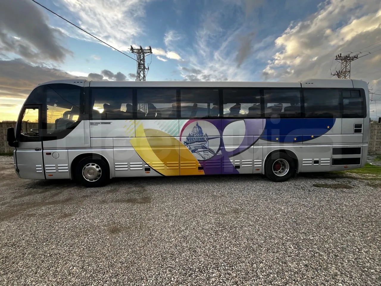 Iveco 380 12.38 - Euro2 - 276kW - 12mt - left side photo