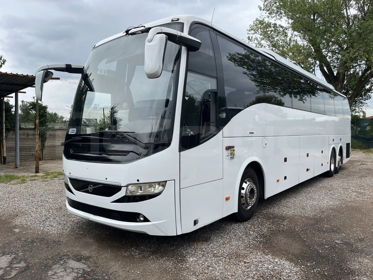 Volvo 9700 - 3/4 Front Left Side