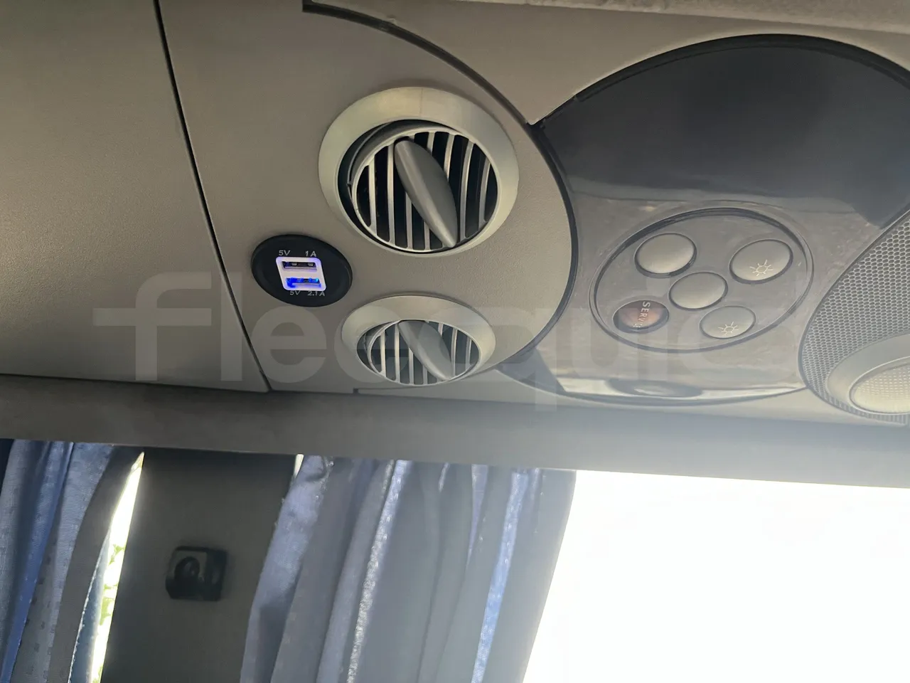 Volvo 9700 - Usb Charging