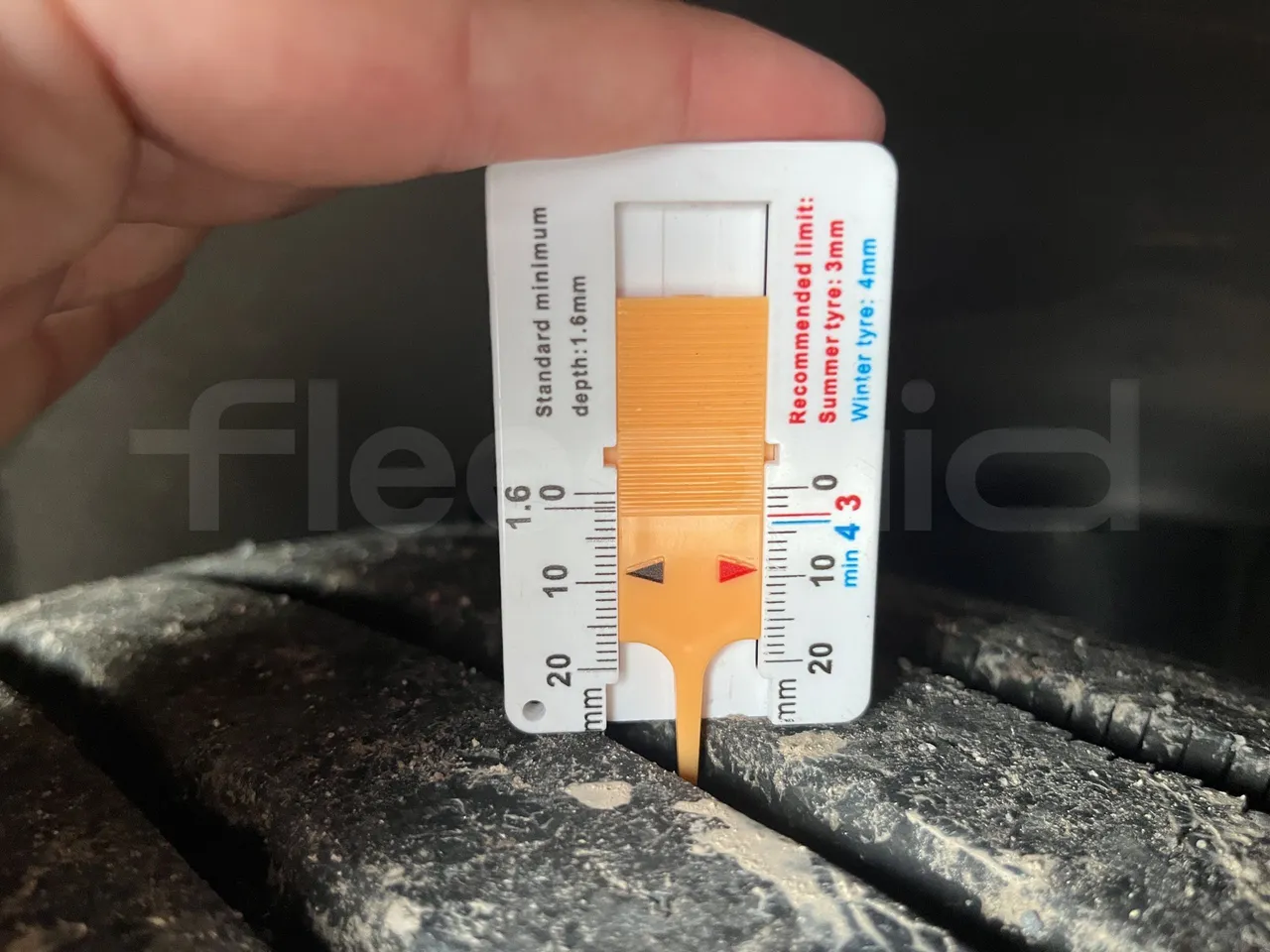 Volvo 9700 - First Axle Left Side: Tyre Thickness