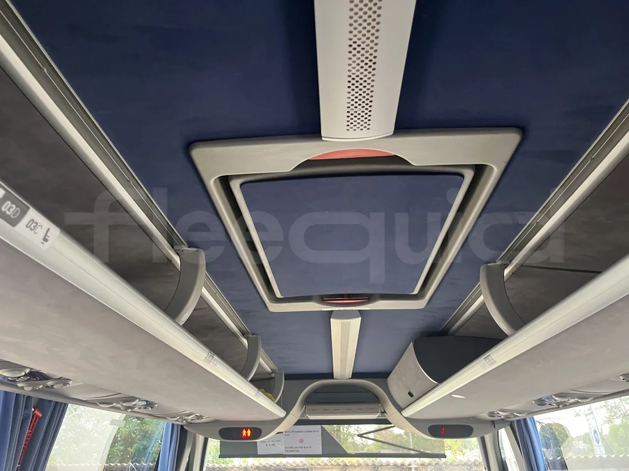 Volvo 9700 - Roof Hatch 2