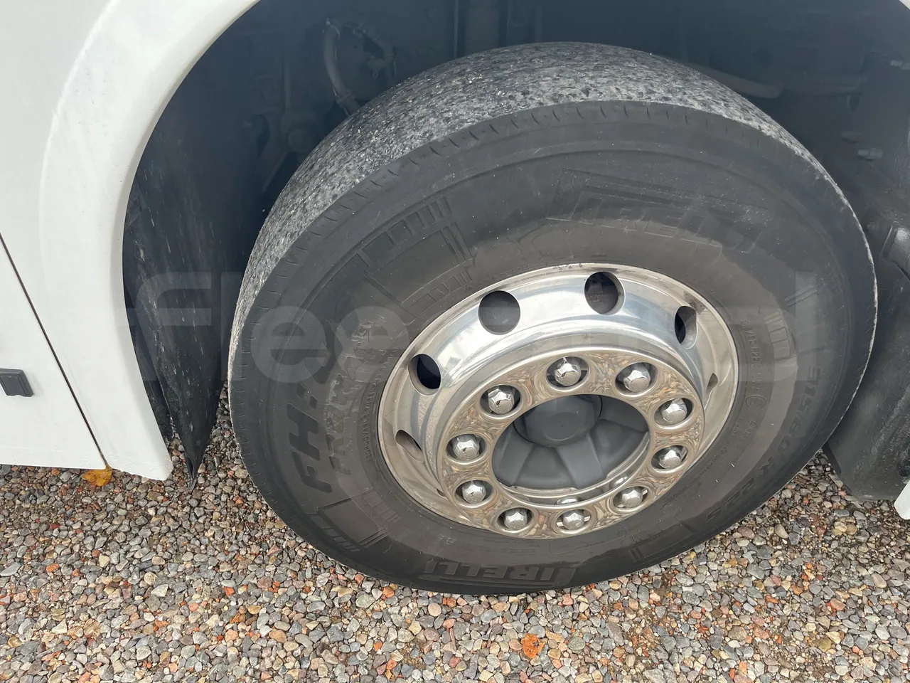 Volvo 9700 - Second Axle Left Side: Tyre Thickness