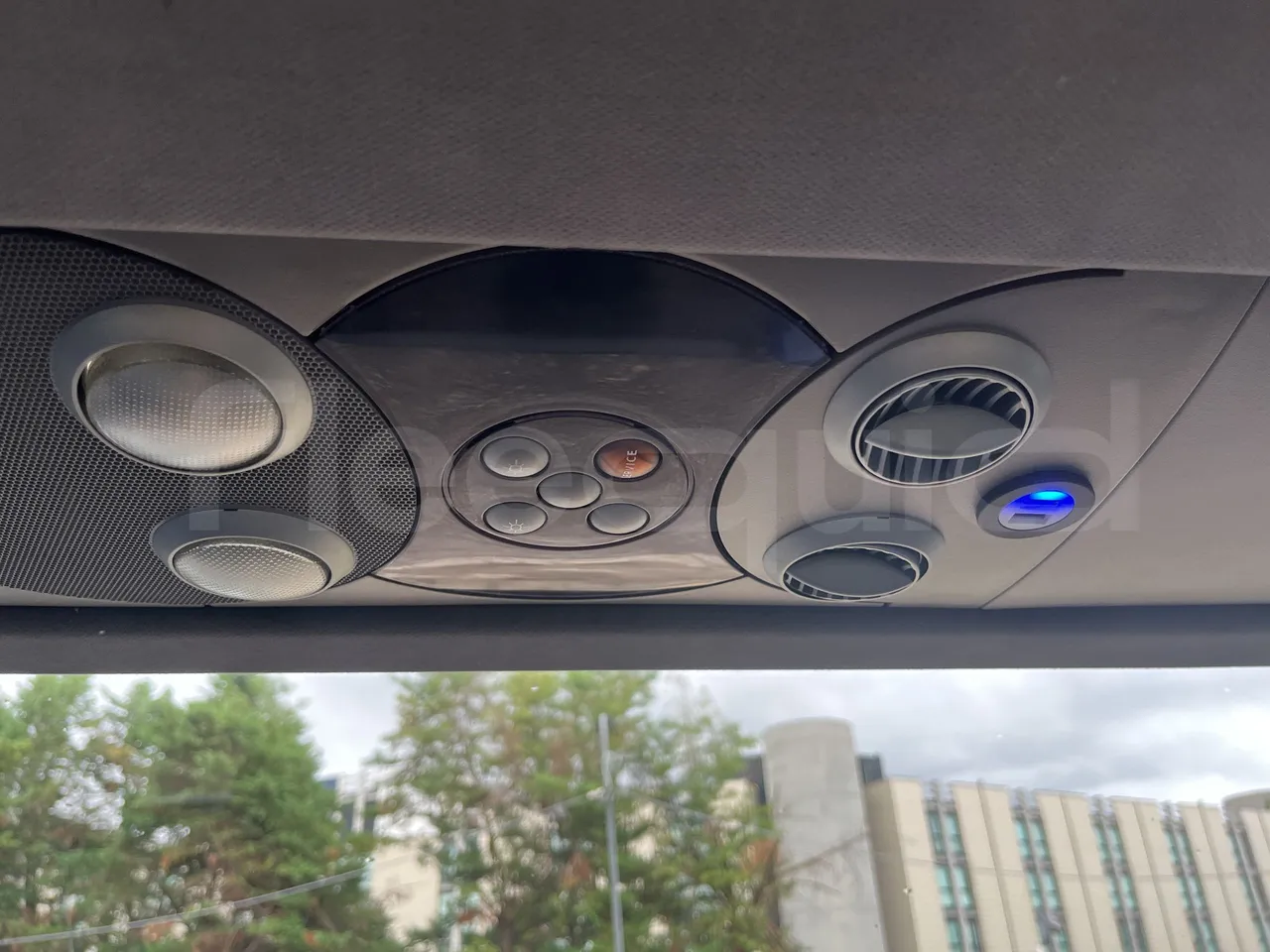 Volvo 9700 - Power Outlets