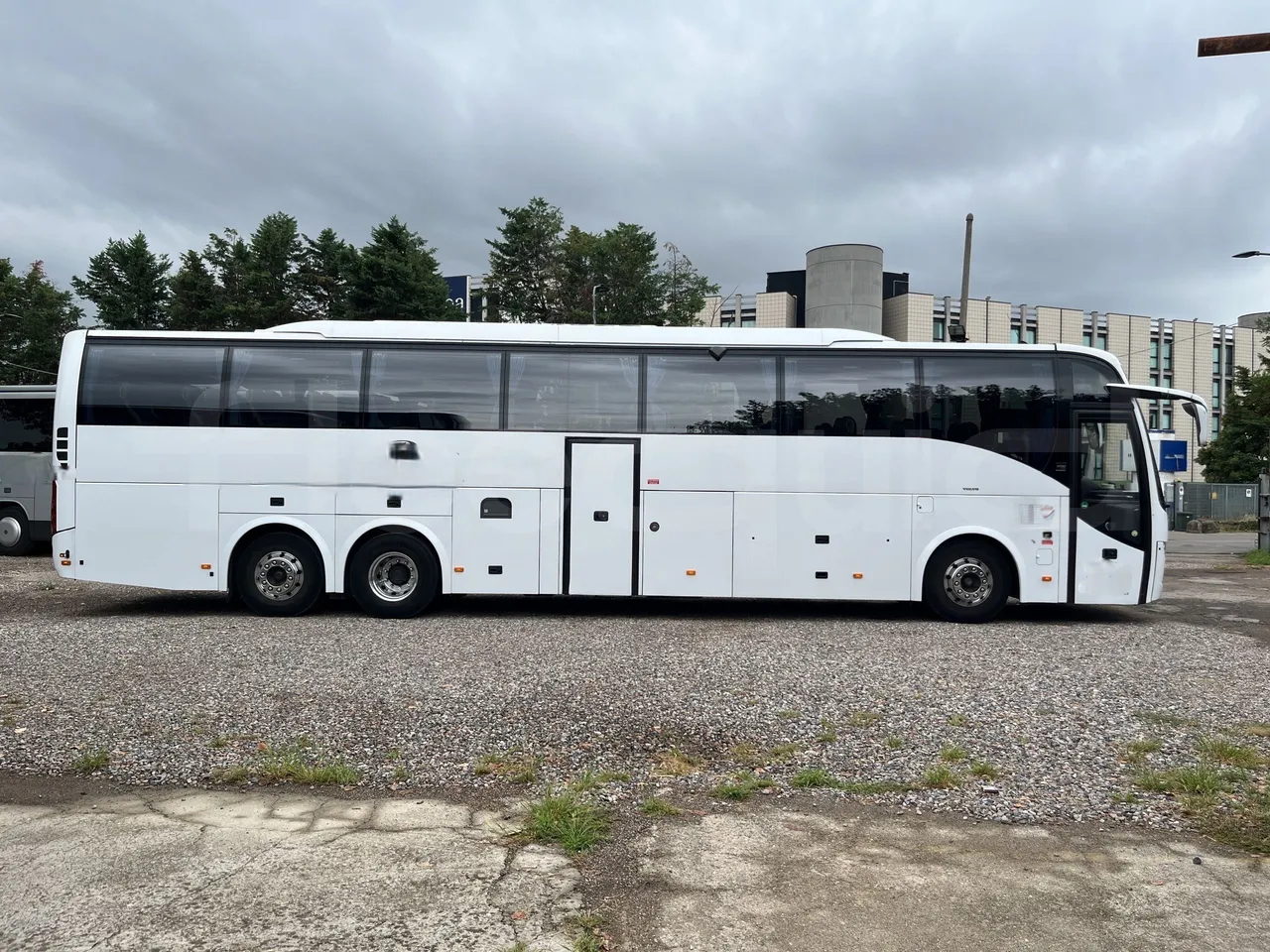 Volvo 9700 - Right Side