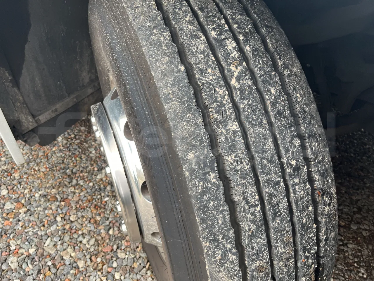 Volvo 9700 - First Axle Left Side: Tyre Size