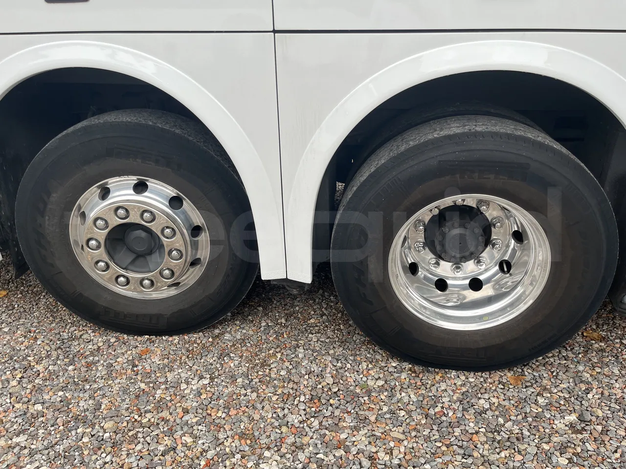 Volvo 9700 - First Axle Left Side: Tyre Tread