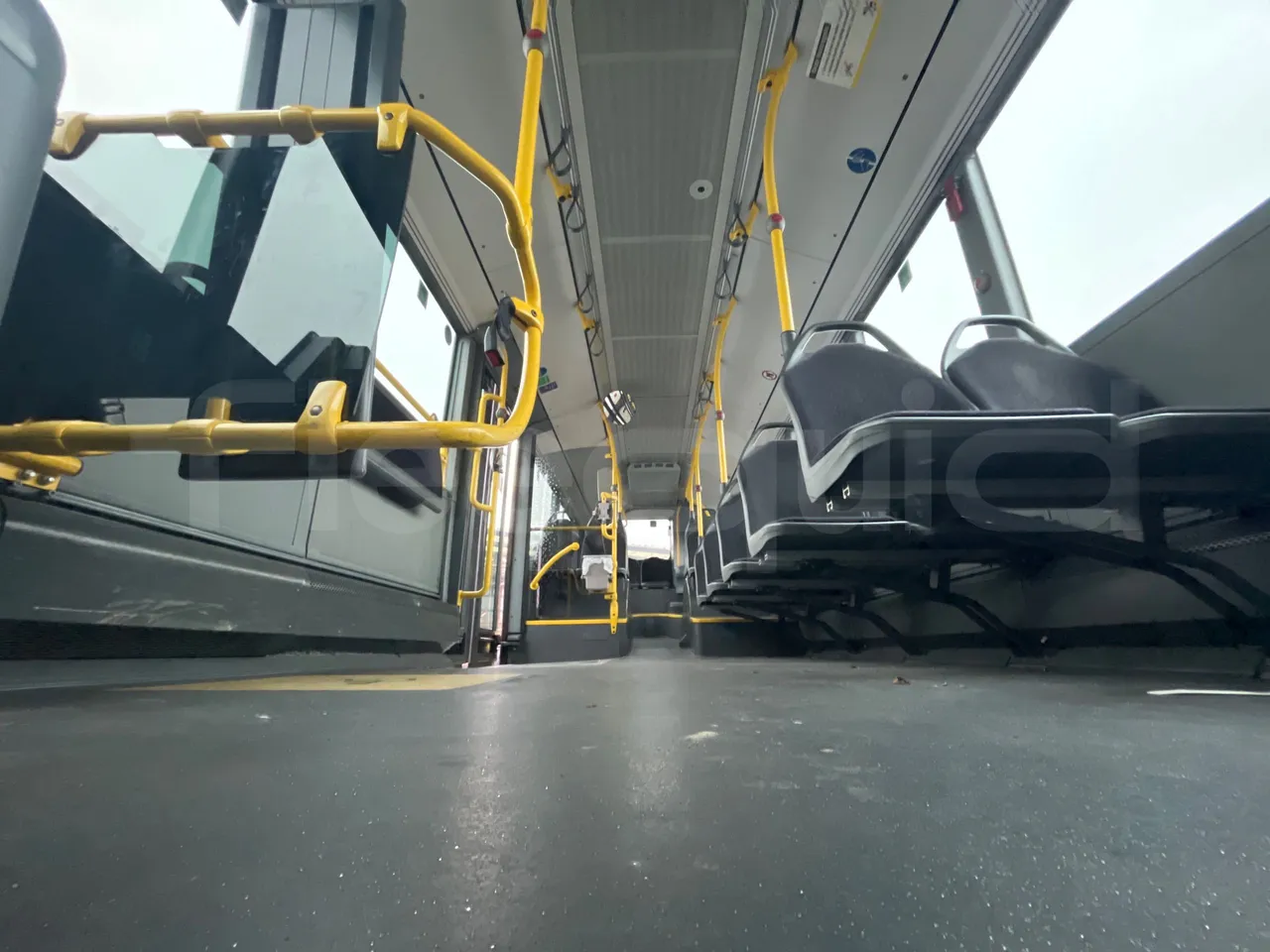 Mercedes-Benz Citaro 628 02 - Euro 6 - 220 kW - 12.140 mt - seat brackets photo