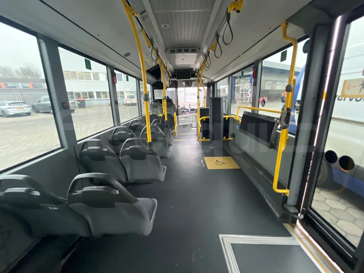 Mercedes-Benz Citaro 628 02 - Euro 6 - 220 kW - 12.140 mt - forward view middle aisle