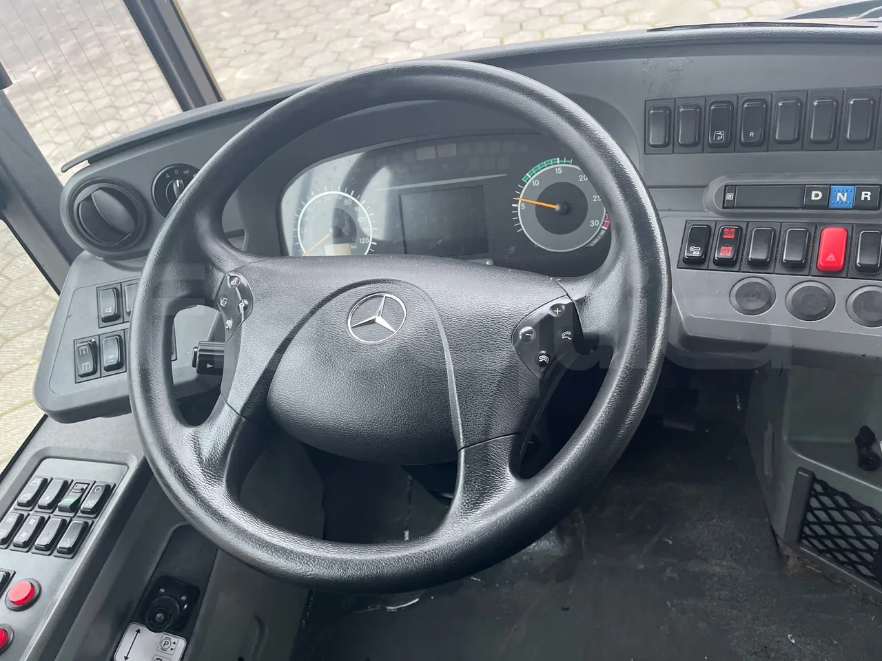 Mercedes-Benz Citaro 628 02 - Euro 6 - 220 kW - 12.140 mt - steering wheel photo