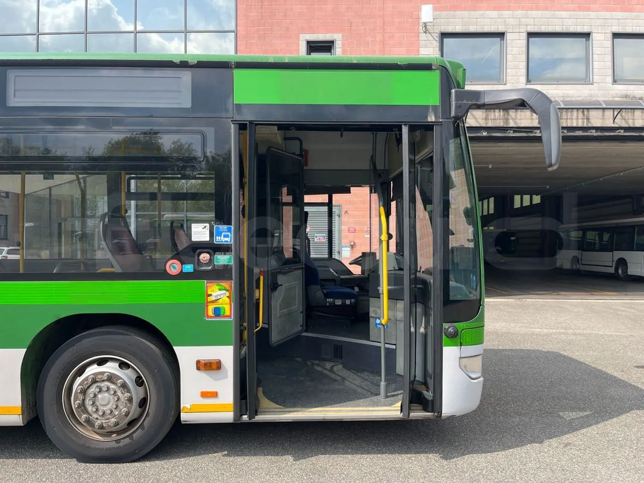 Mercedes-Benz Citaro G 0530 - Euro5 - 260kW - 17.940mt - front door 1 open