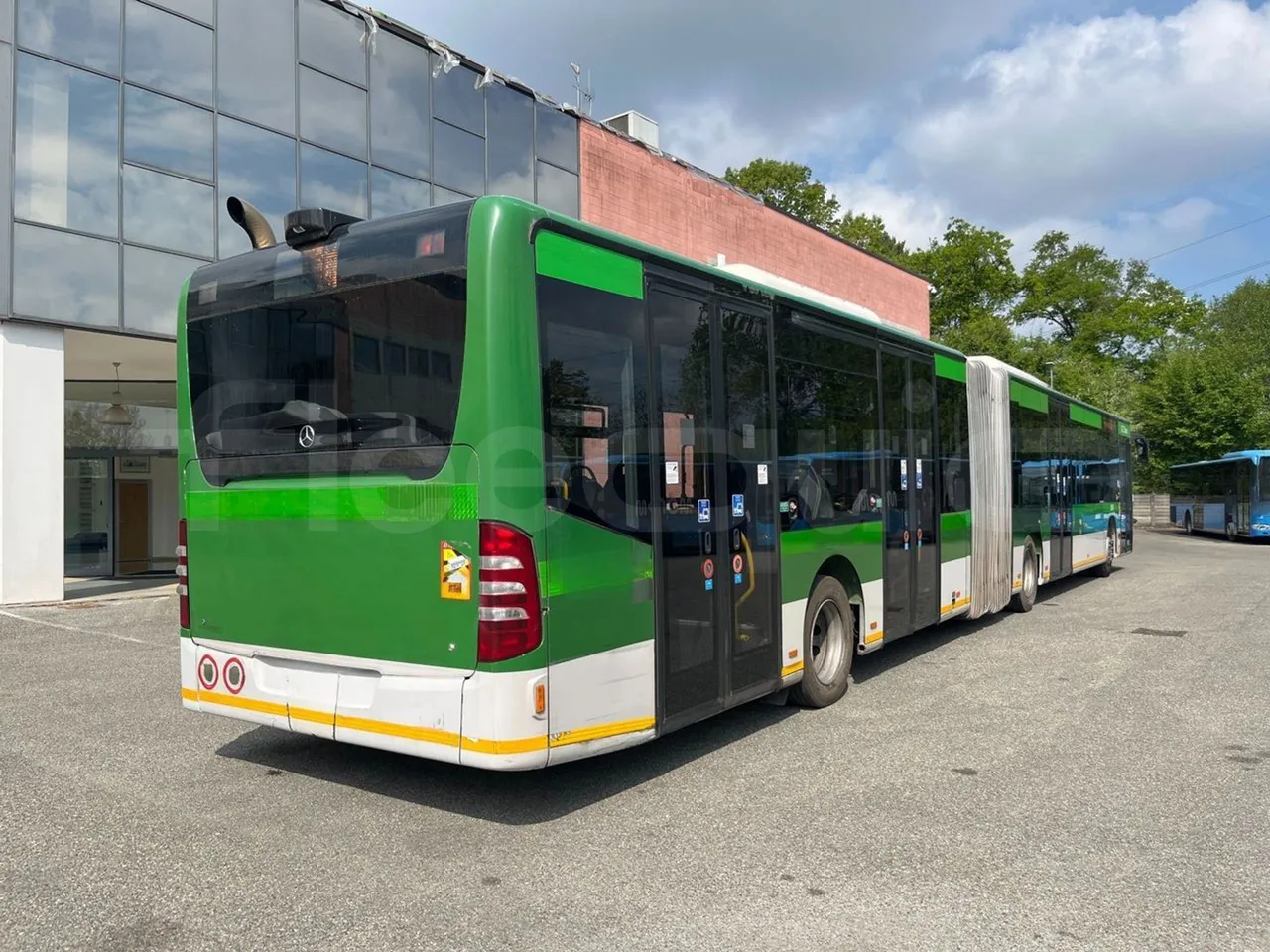 Mercedes-Benz Citaro G 0530 - Euro5 - 260kW - 17.940mt - 3/4 right rear doors closed