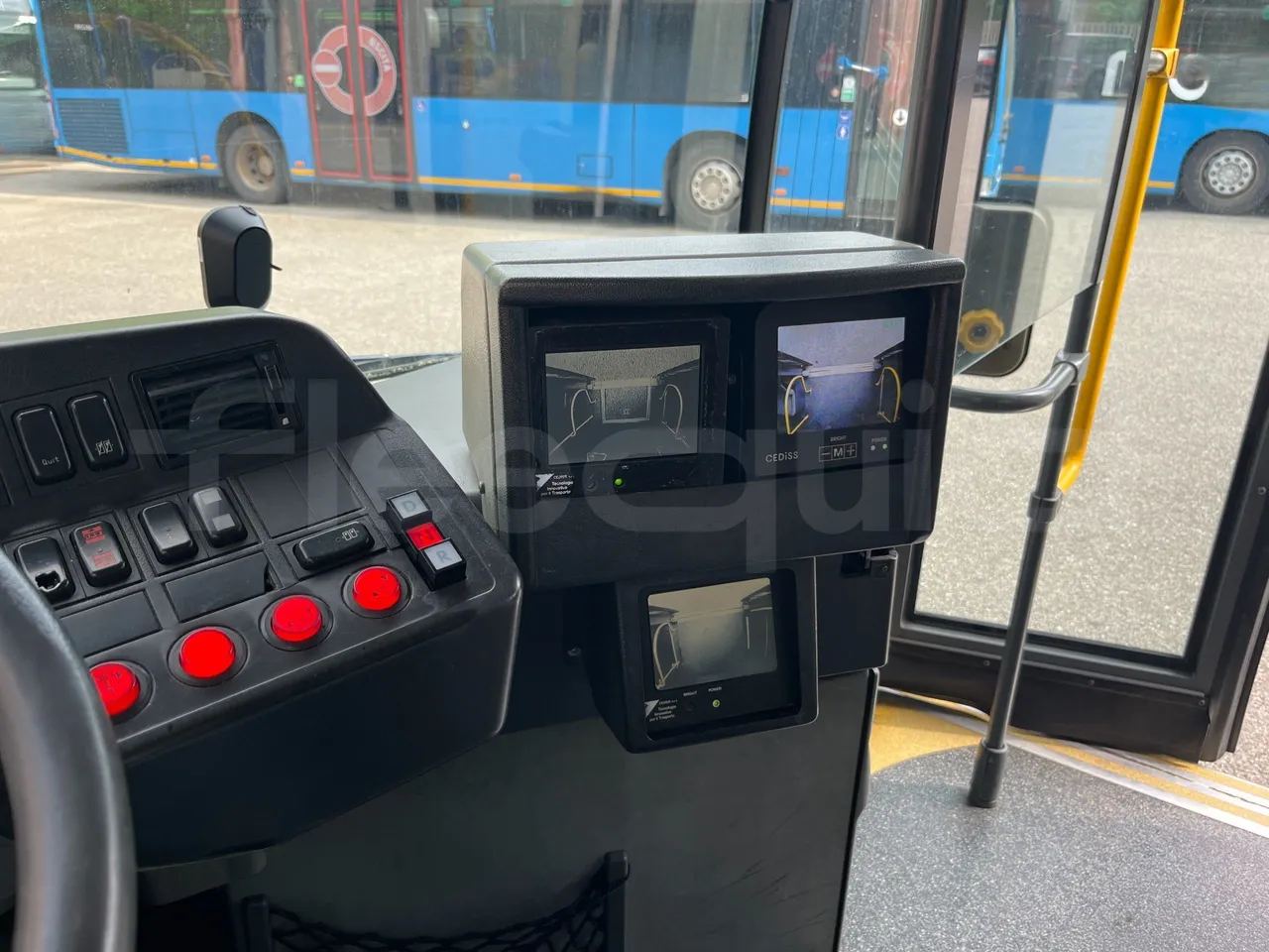 Mercedes-Benz Citaro G 0530 - Euro5 - 260kW - 17.940mt - radio accessories photo