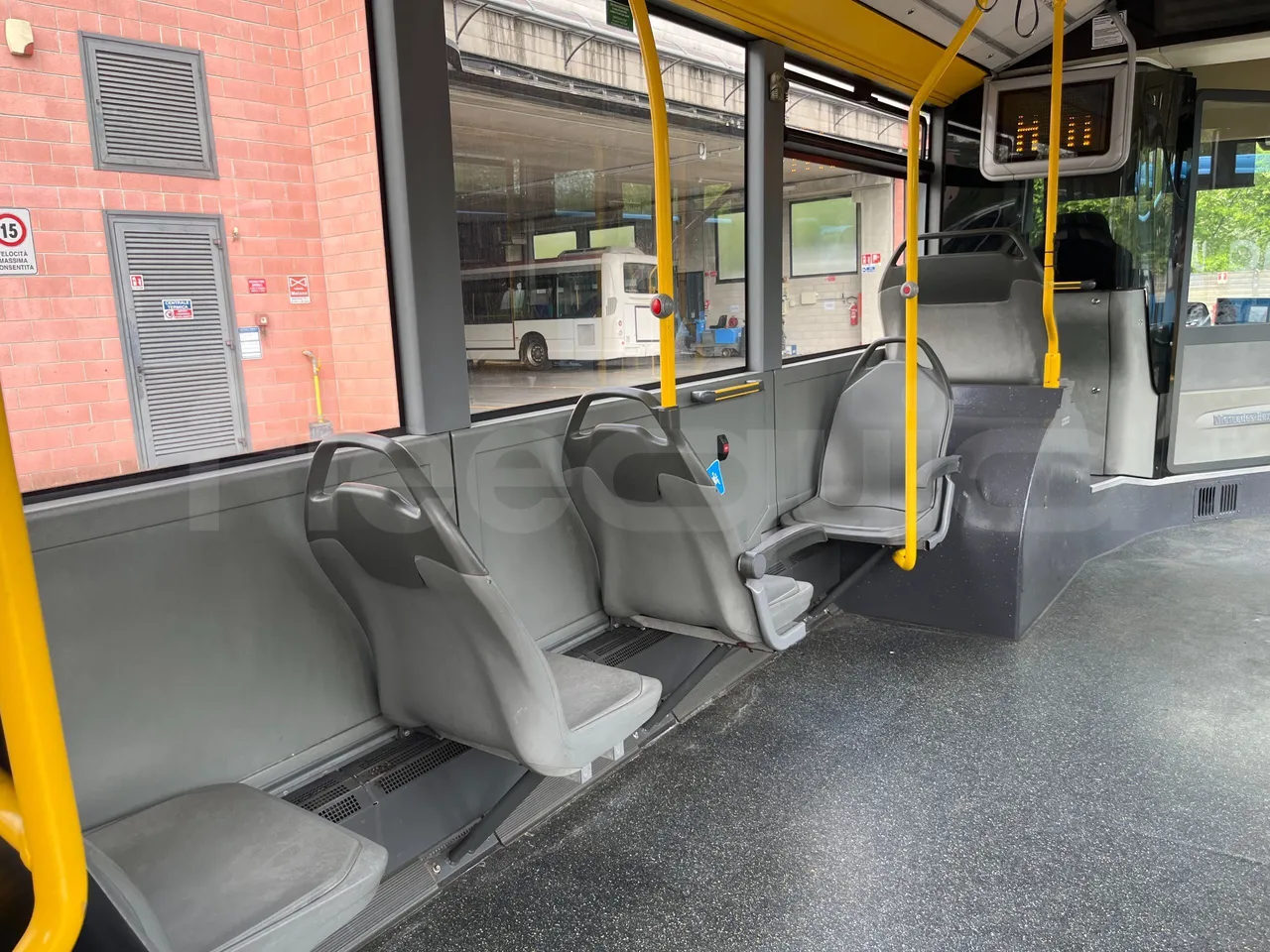 Mercedes-Benz Citaro G 0530 - Euro5 - 260kW - 17.940mt - mesh detail photo