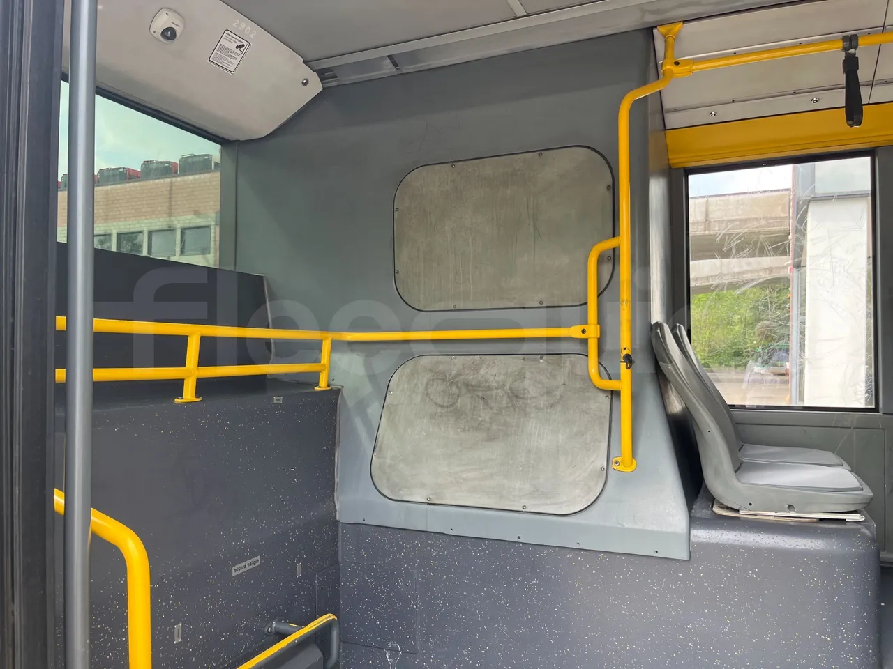 Mercedes-Benz Citaro G 0530 - Euro5 - 260kW - 17.940mt - floor hatches photo