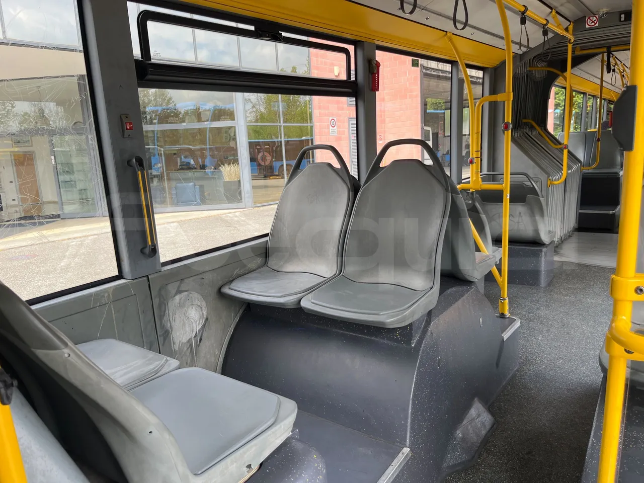 Mercedes-Benz Citaro G 0530 - Euro5 - 260kW - 17.940mt - forward view middle aisle