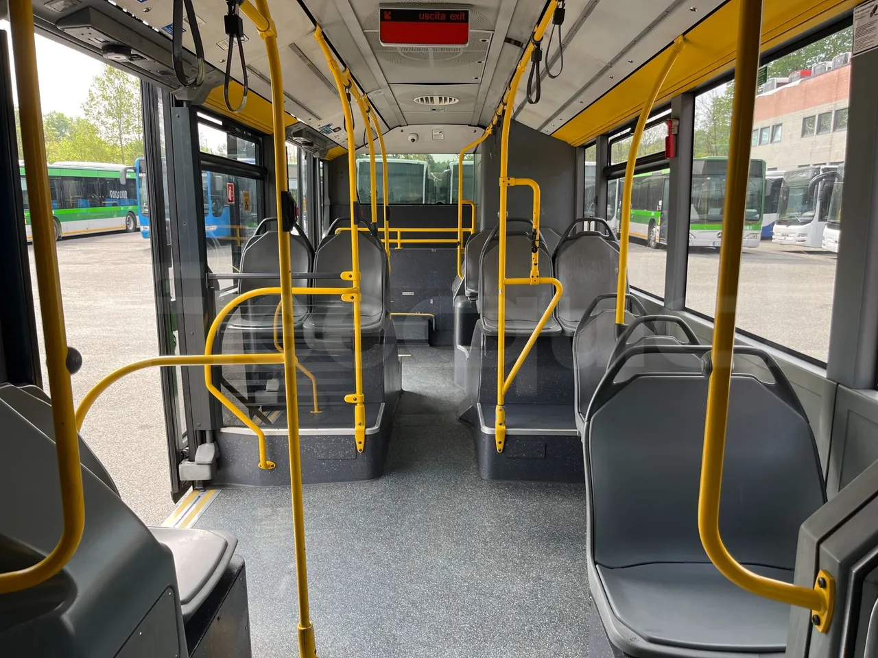 Mercedes-Benz Citaro G 0530 - Euro5 - 260kW - 17.940mt - reverse view middle aisle