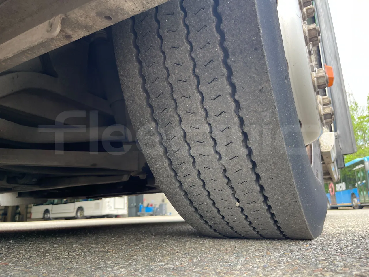 Mercedes-Benz Citaro G 0530 - Euro5 - 260kW - 17.940mt - tread condition front tires right